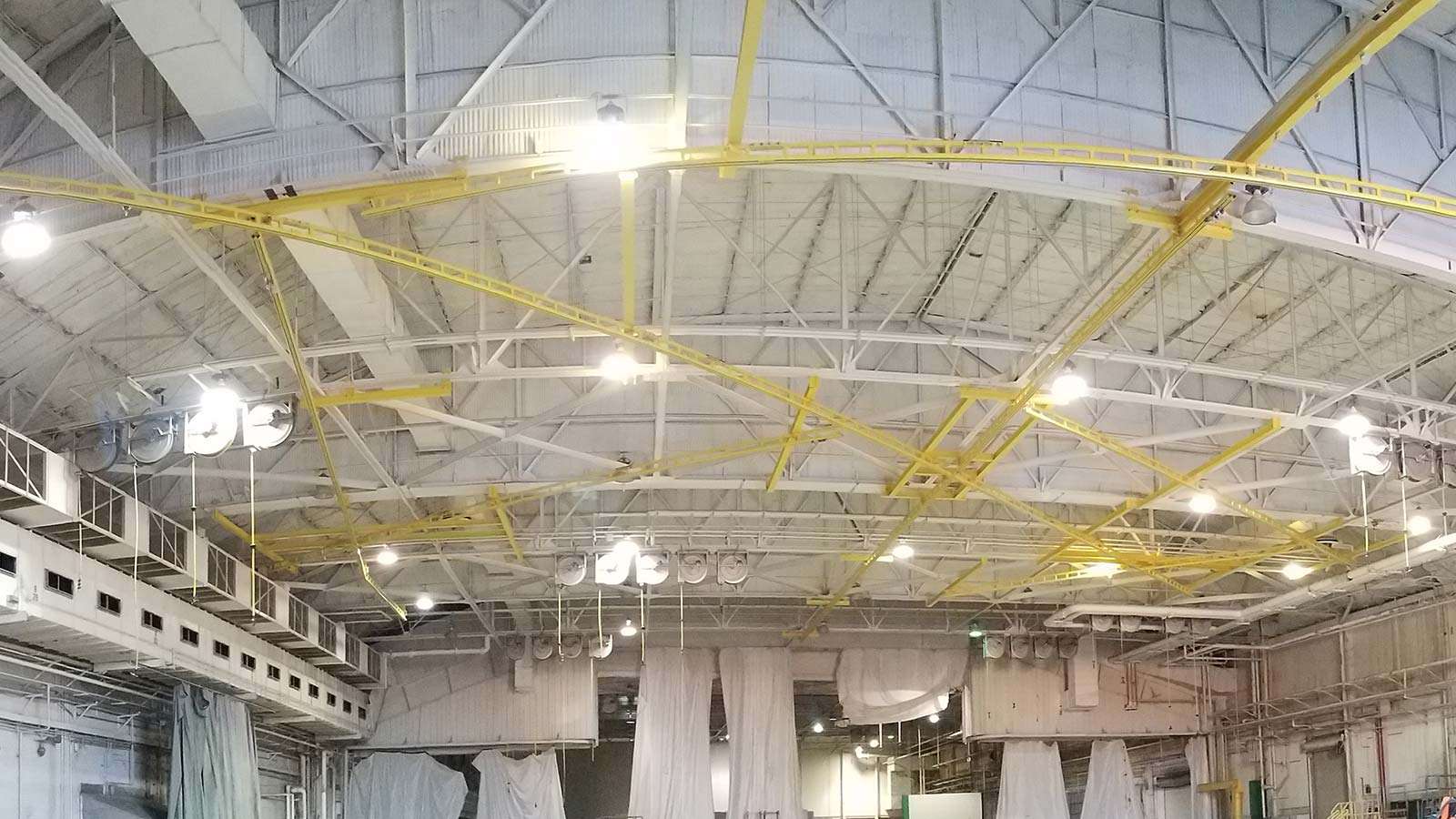 Fall Protection for Aircraft Hangars - Flexible Lifeline Systems