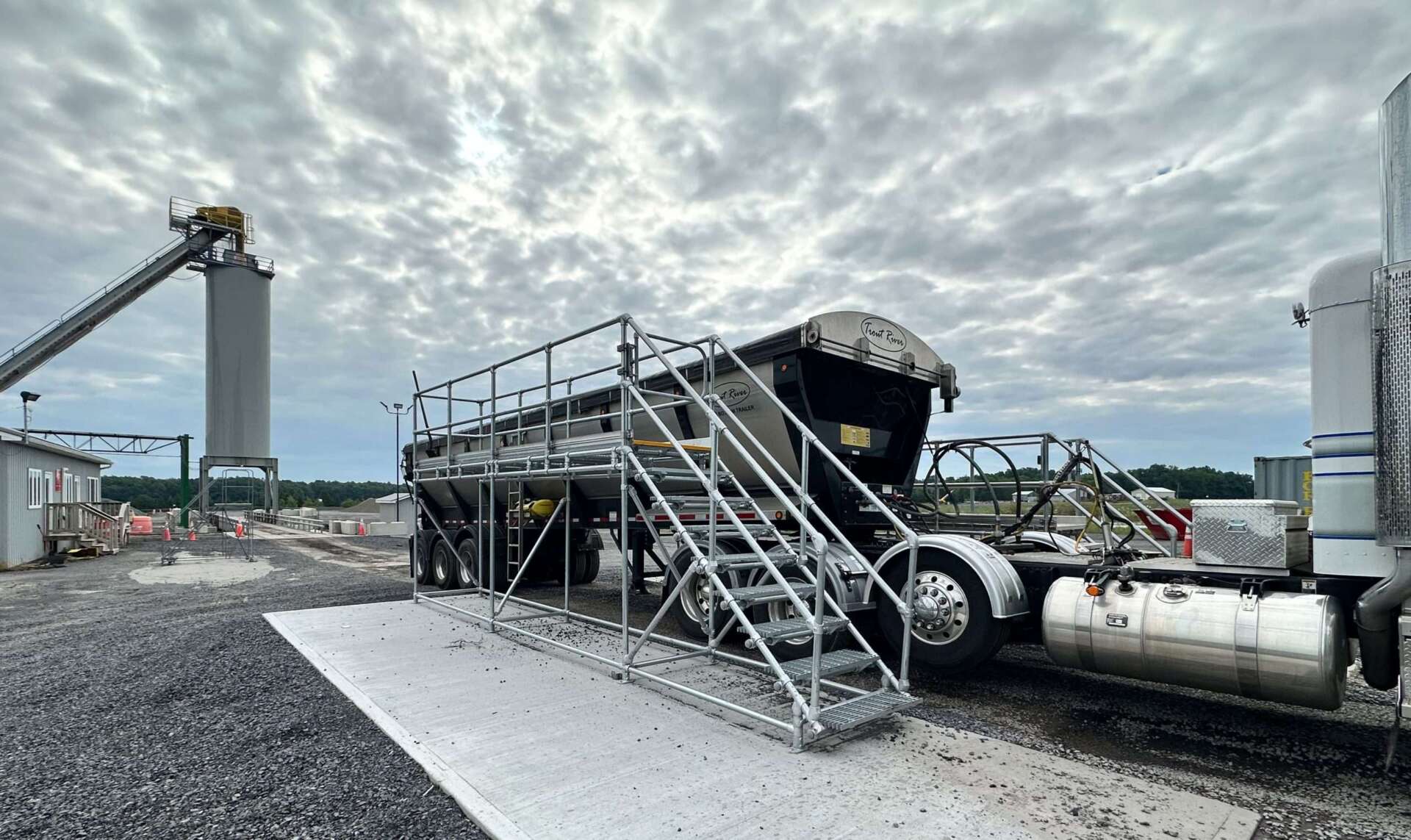 Engineering Safety into Truck Loading Areas - Flexible Lifeline Systems
